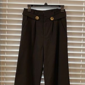 🆕⭐️ Women’s small button front wide leg pants